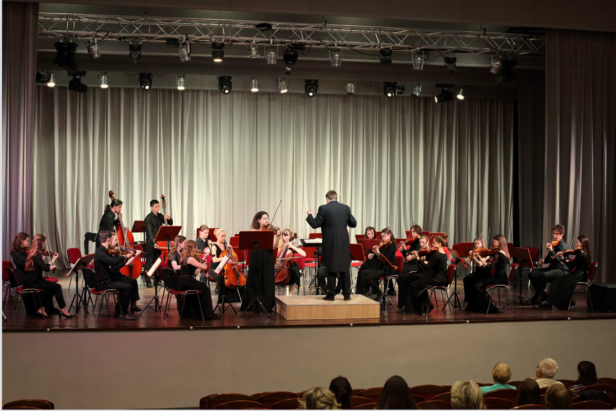 В Калининградском музыкальном колледже впервые состоялся концерт Международного молодежного симфонического оркестра «Белые ночи» 